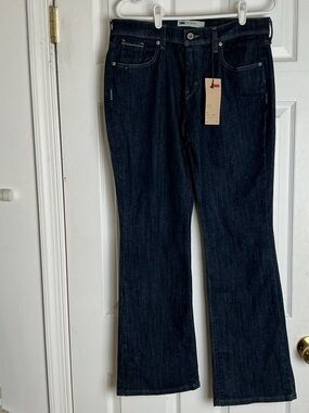 Levi's Dark Indigo Bootcut Jeans NWT